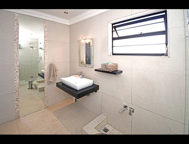 3 BEDROOM HOUSE FOR SALE IN CROSBY